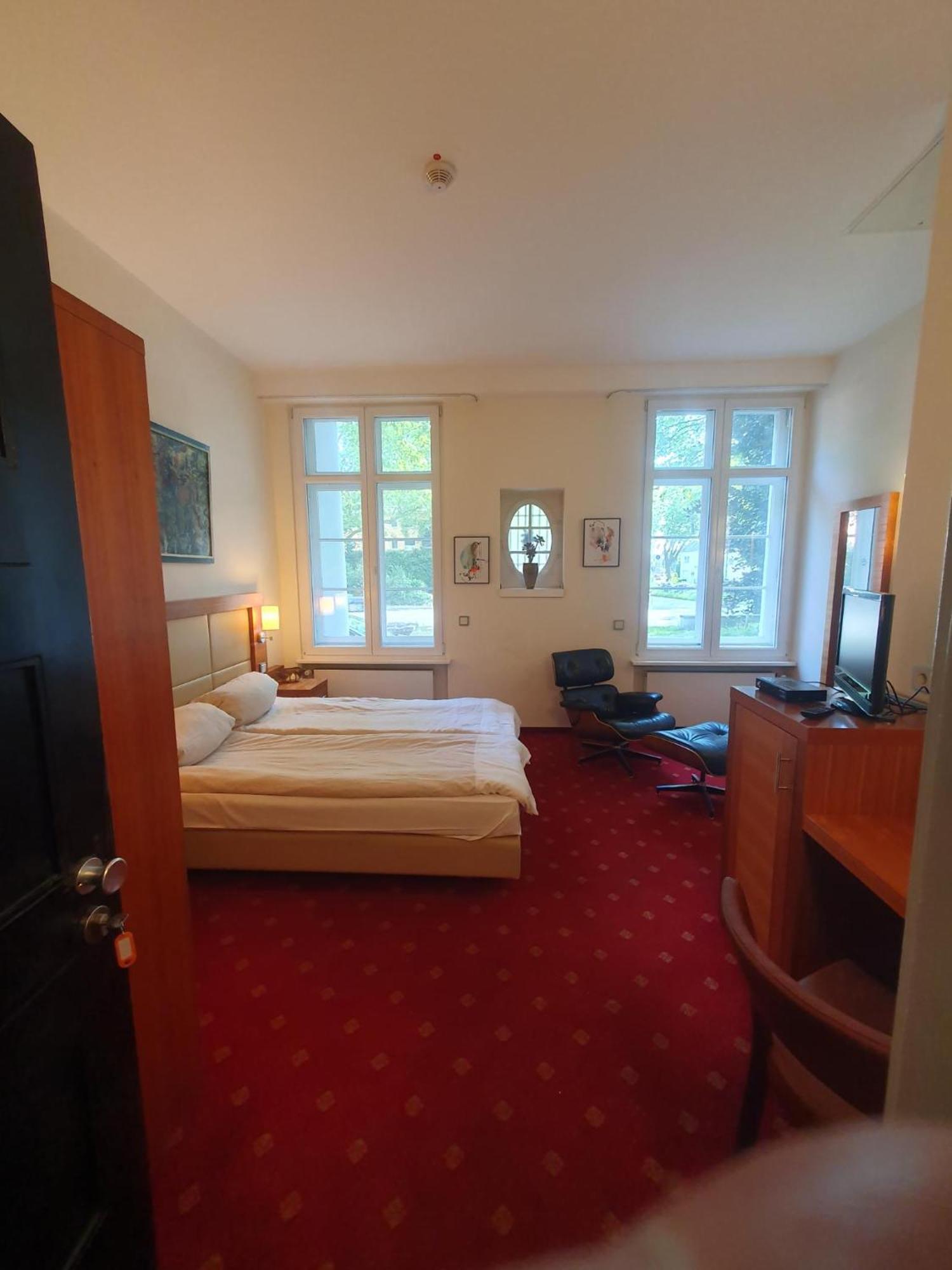 Die Villa, Zimmer 17, Dz Leverkusen Zewnętrze zdjęcie