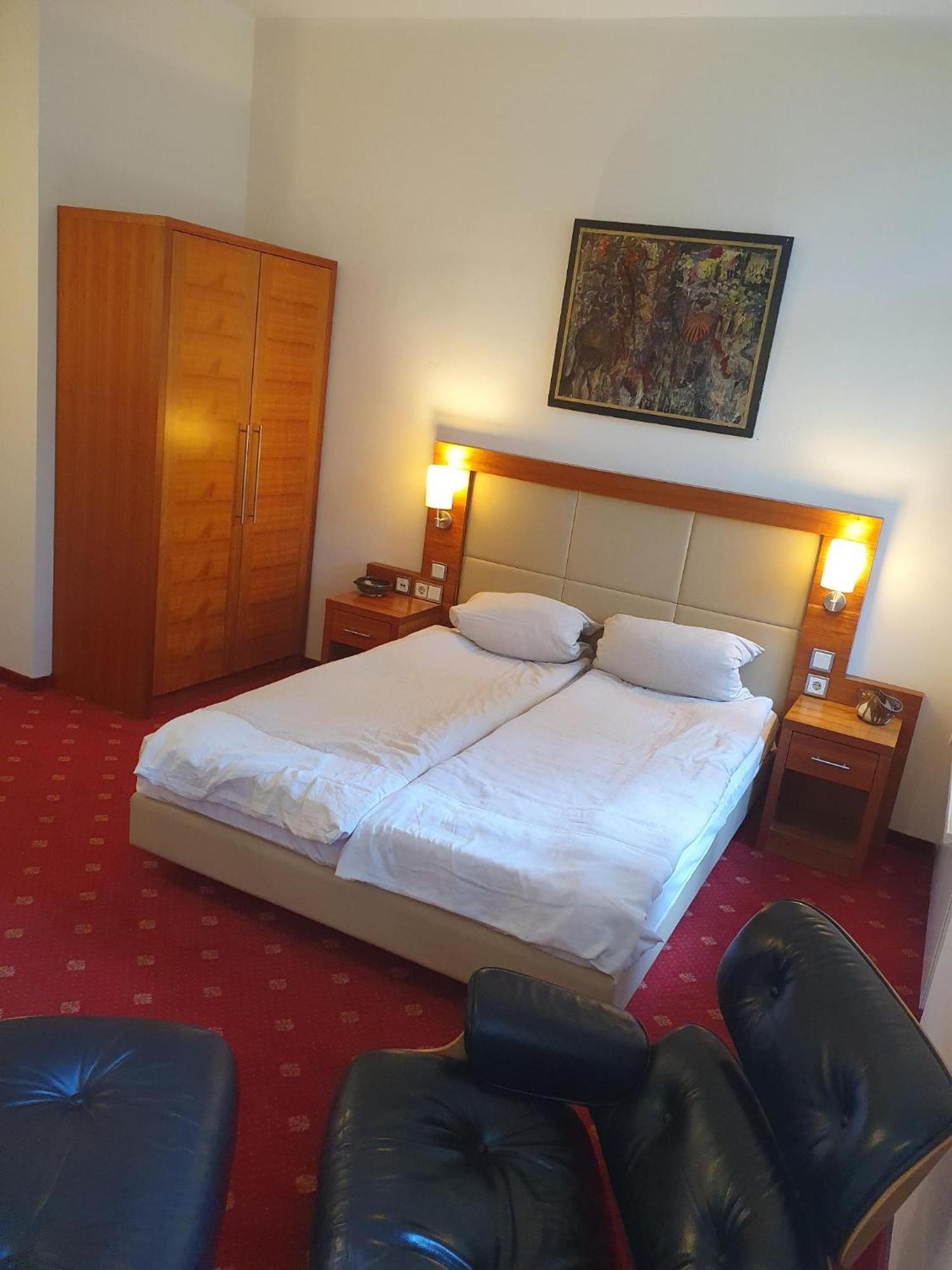 Die Villa, Zimmer 17, Dz Leverkusen Zewnętrze zdjęcie