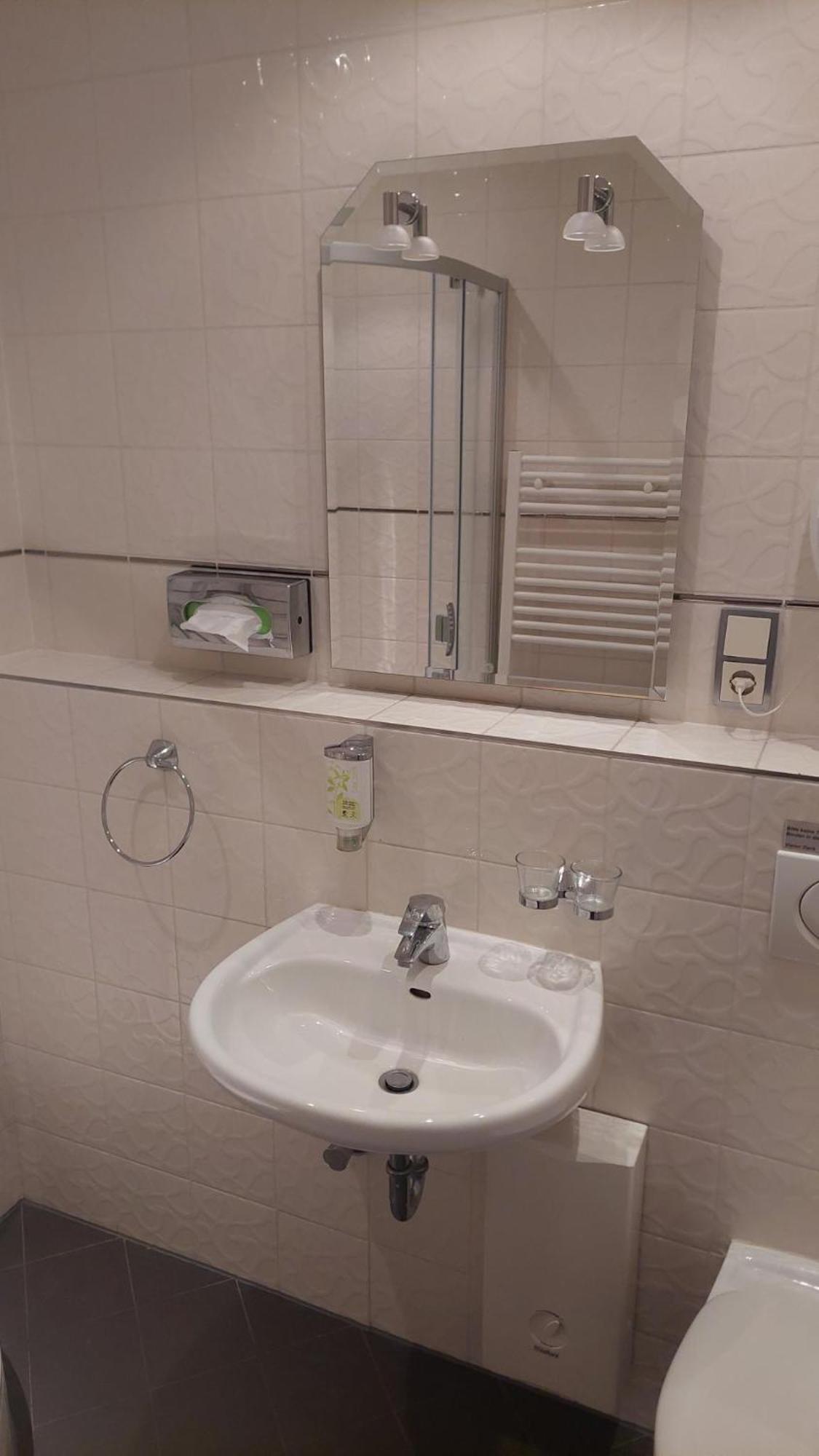 Die Villa, Zimmer 17, Dz Leverkusen Zewnętrze zdjęcie