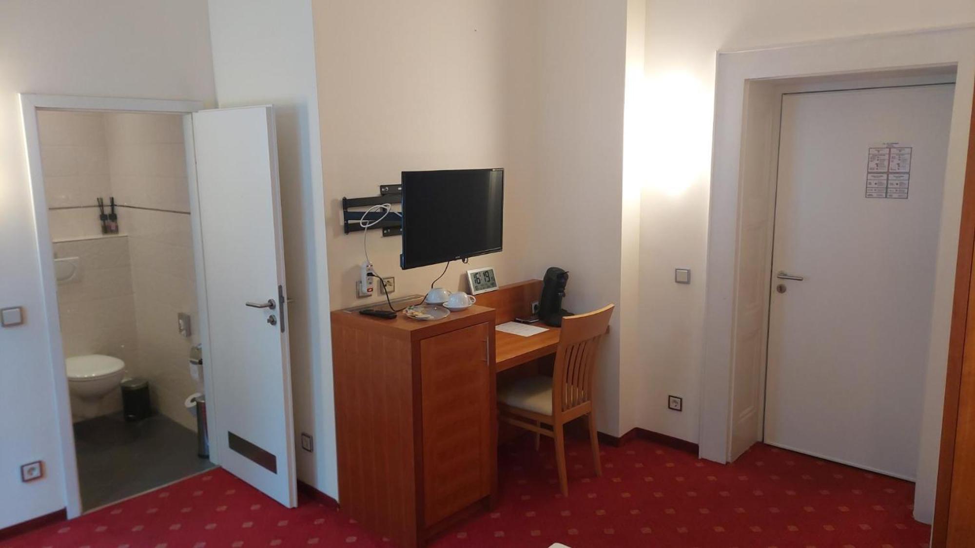 Die Villa, Zimmer 17, Dz Leverkusen Zewnętrze zdjęcie